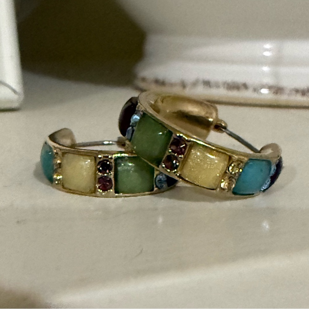 Vintage Liz Claiborne Gold Tone/Jewel Tone Small Hoop Earrings - Picture 2 of 8